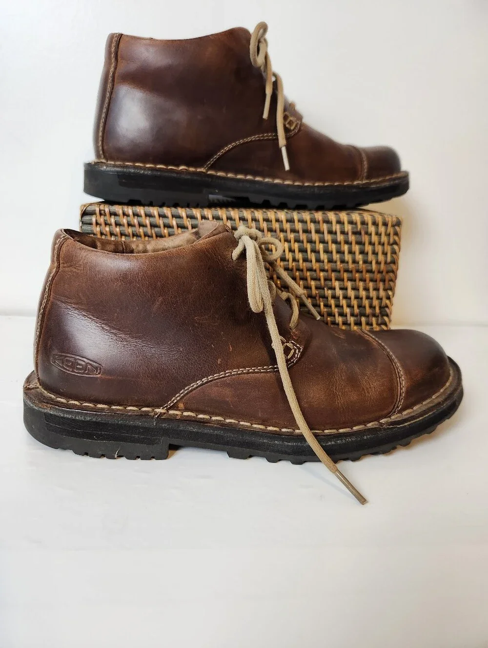 Keen Brown Distressed Leather Lug Sole Chukka Boots